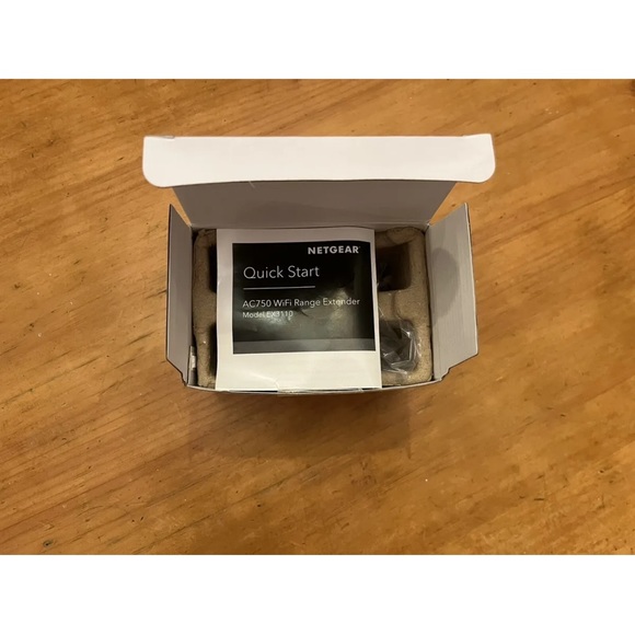 Netgear AC750 Ex3110 Wifi Range Extender Model: EX3110 - Picture 2 of 4